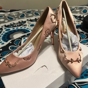I’m selling3 pairs of heels